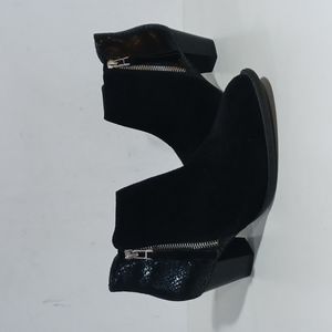 Vionic Anne snake/suede black heeled ankle boots sz 6.5